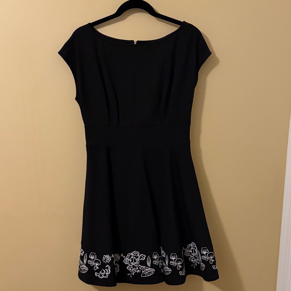 Kate Spade Black Dress with Embroidered White Floral Hem and Pockets Size M